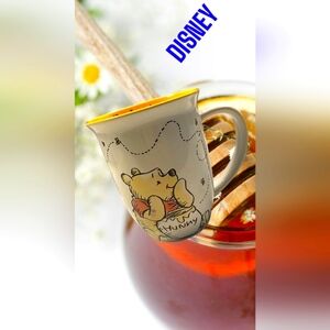 Charming Winnie the Poo and Honey Pot Piglet Ceramic Mug Coffee & Tea 16 oz